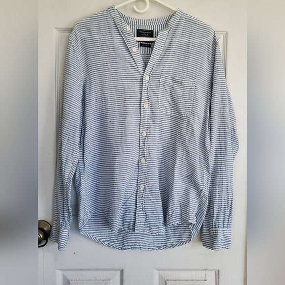 Abercrombie & Fitch Other - Abercrombie & Fitch 100% Linen Men's Light Blue Striped Button Down Shirt, SZ M